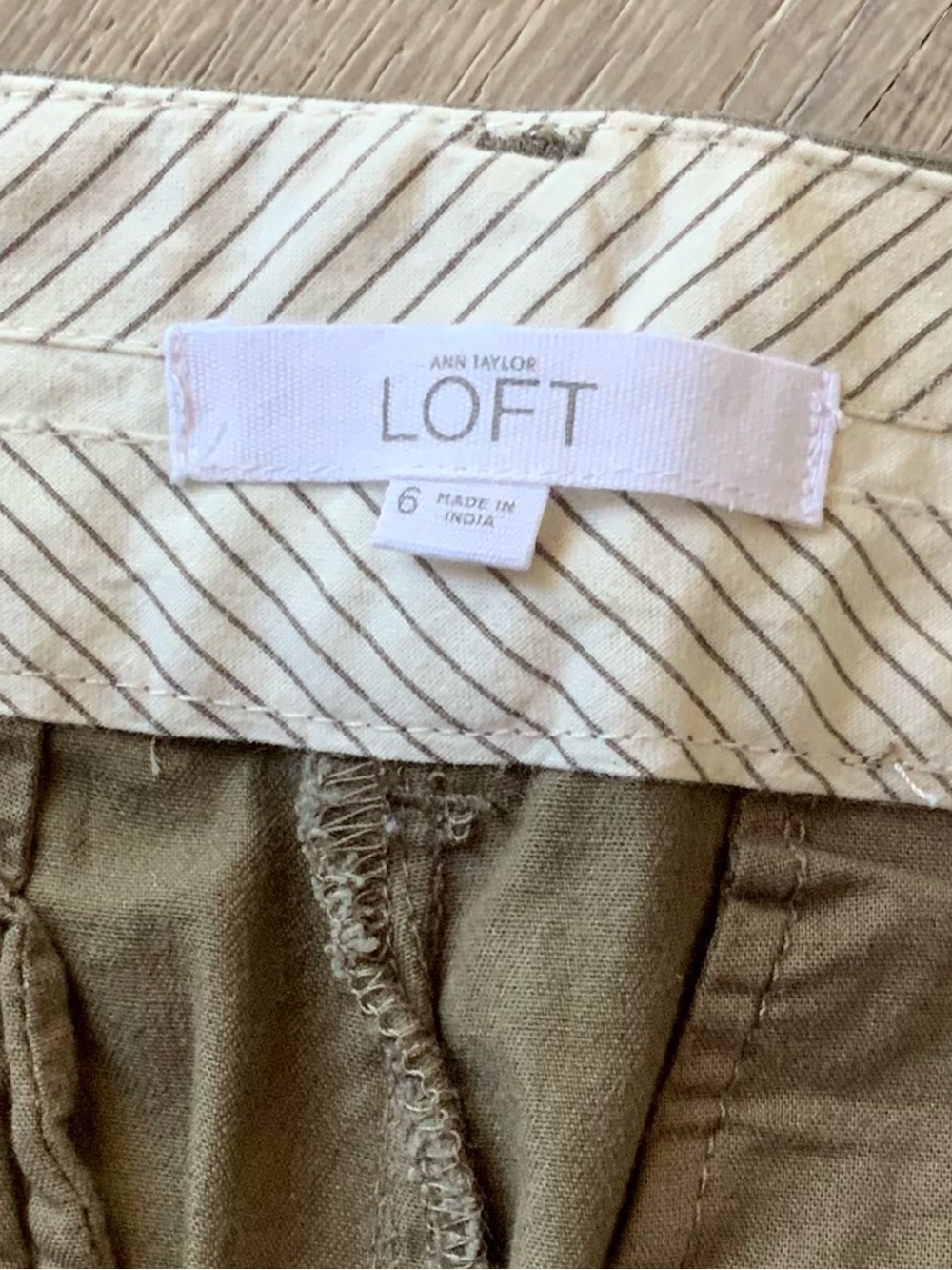 Ann Taylor LOFT Chino Shorts Size: 6 - Picture 3 of 8